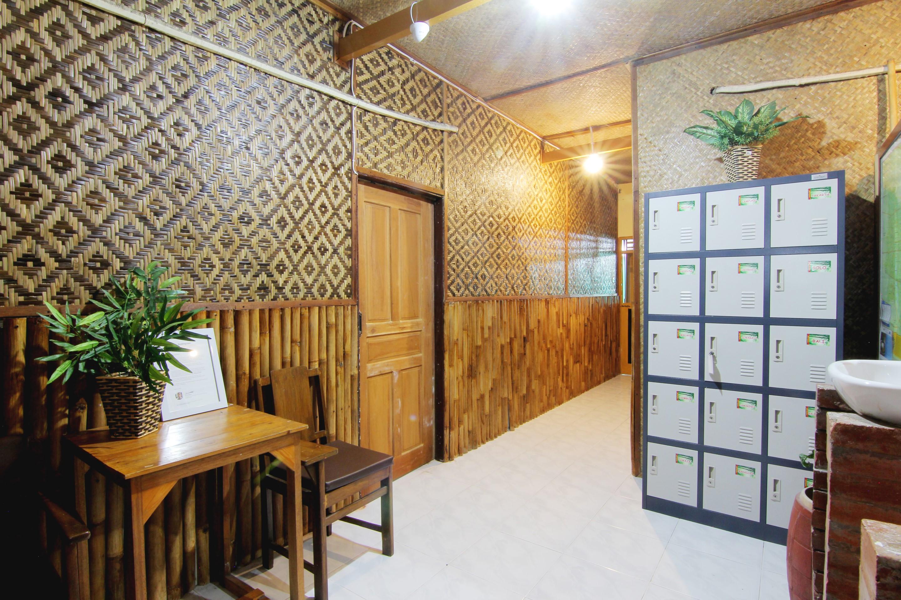 Bilik Bamboo Hostel Yogyakarta Dış mekan fotoğraf